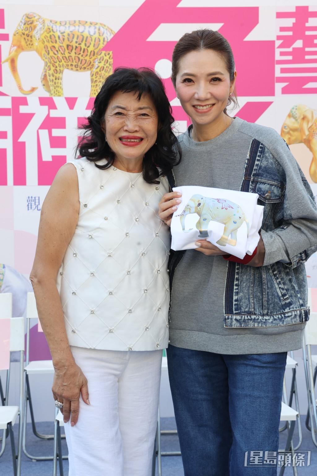車婉婉出席「富貴吉祥象藝展」開幕典禮，受訪時亦有回應《愛．回家之三代同糖》收視下跌一事。