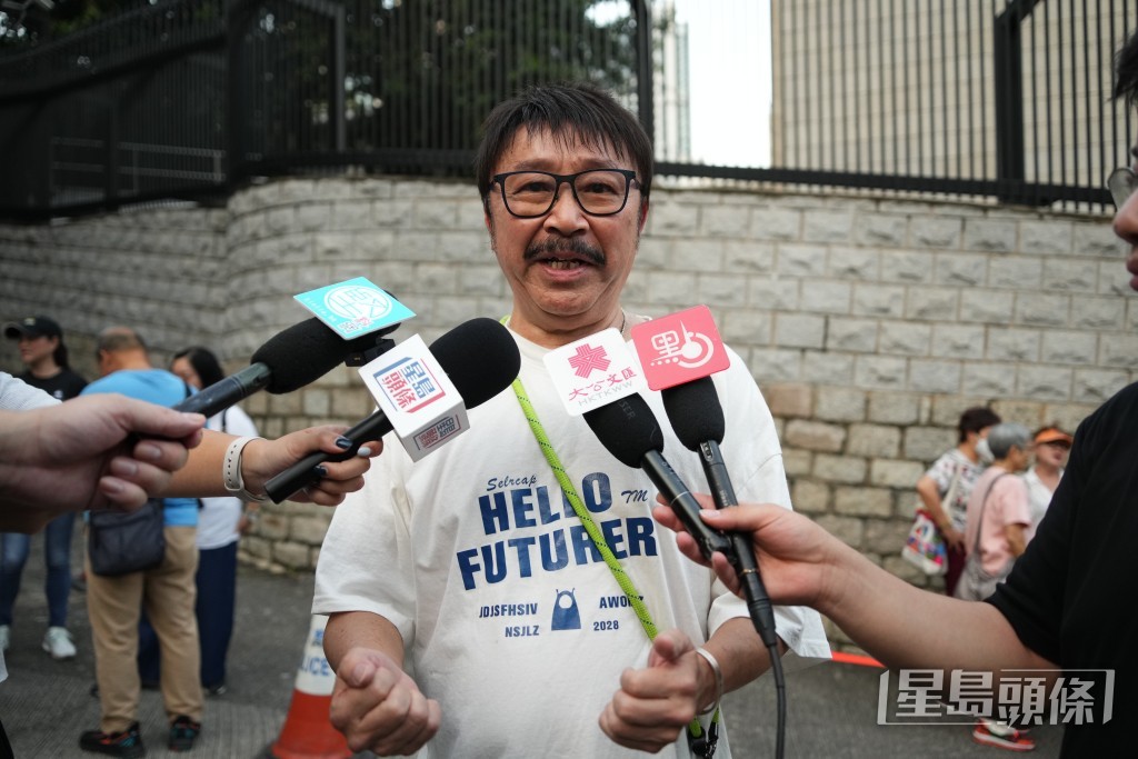 示威者岑先生說，中國已經站起來，不怕任何人，不吃這一套，向美國說不。蘇正謙攝
