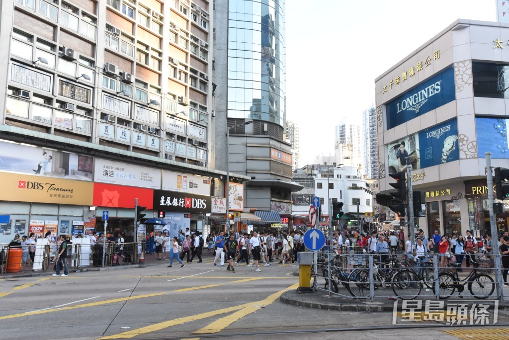 他強調國安風險存在,巿民必須居安思危,亦要對有關行為慎思明辨。資料圖片 他強調國安風險存在,巿民必須居安思危,亦要對有關行為慎思明辨。資料圖片