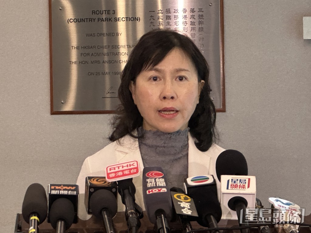 運輸及運流局長陳美寶表示,按推算營辦商每年少付的大欖隧道費約1.9億元。 運輸及運流局長陳美寶表示,按推算營辦商每年少付的大欖隧道費約1.9億元。