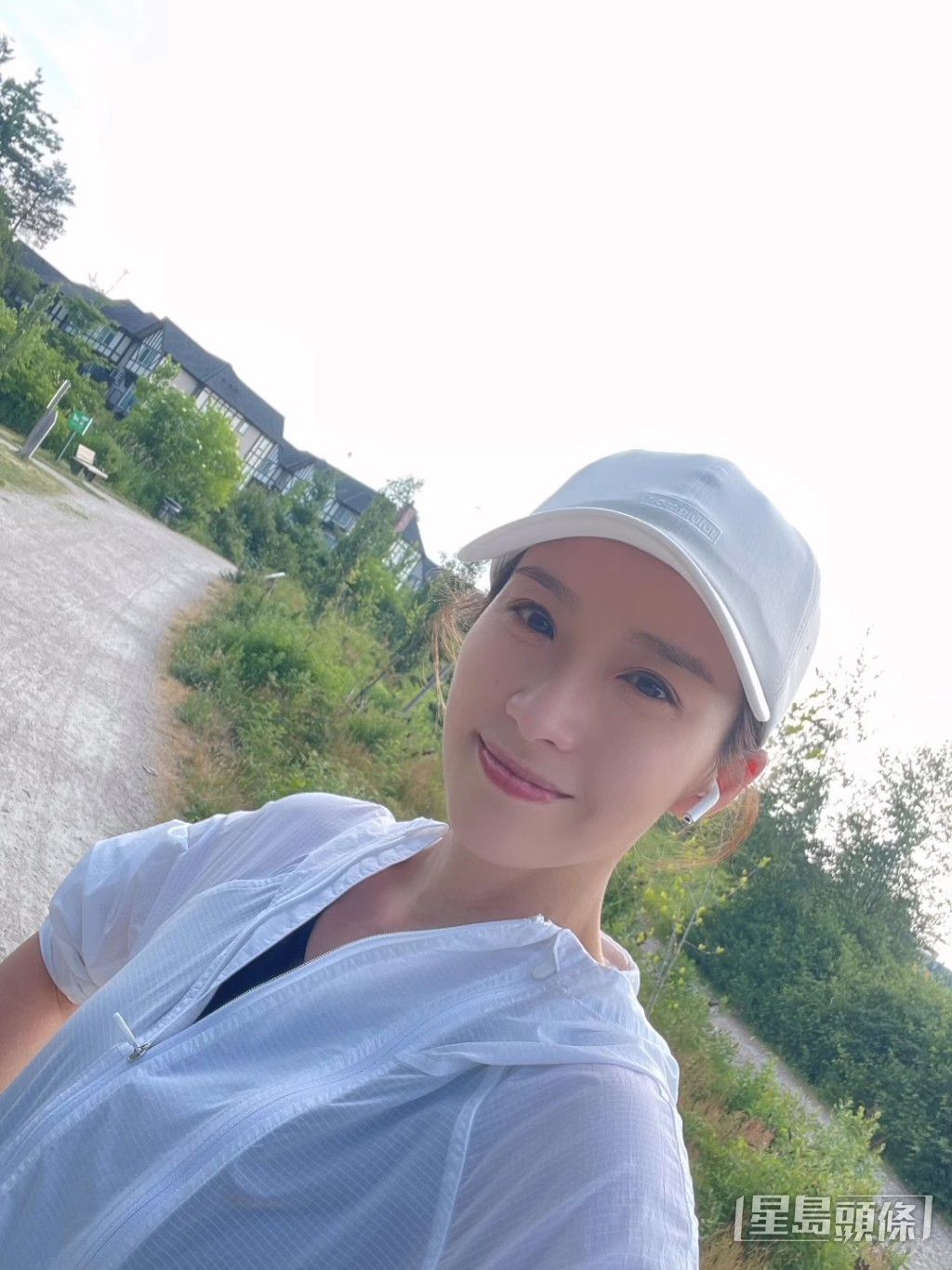 现年42岁的姚子羚入行多年,但绯闻不多。 现年42岁的姚子羚入行多年,但绯闻不多。
