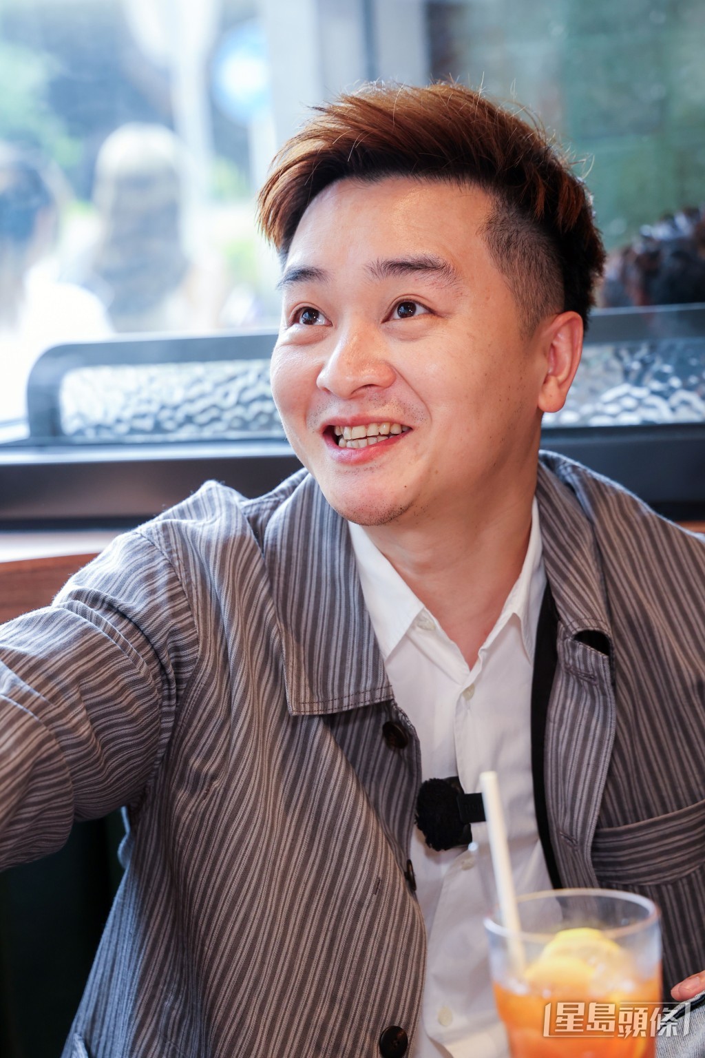 輝智要為生活努力打拼。