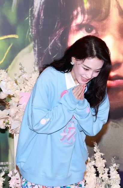 舒淇感謝各人支持她執導的處女作。 舒淇感謝各人支持她執導的處女作。