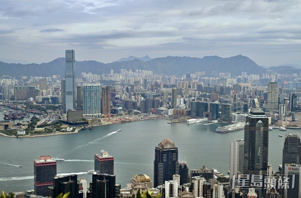香港首份五年規劃今日正式展開公眾諮詢。 香港首份五年規劃今日正式展開公眾諮詢。