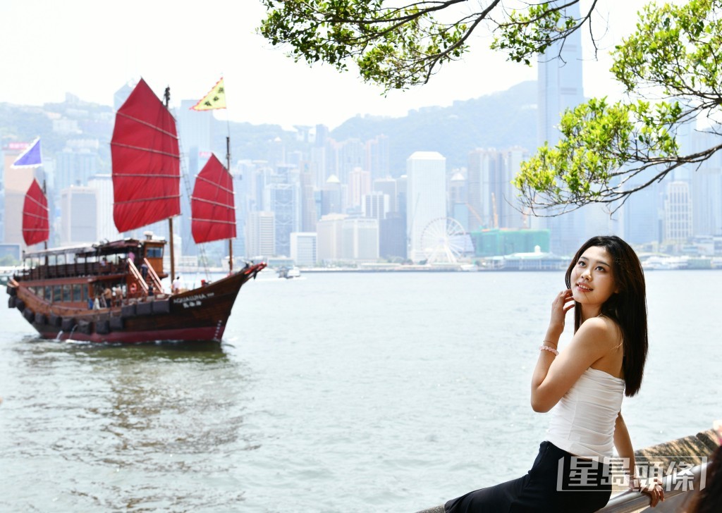 下午天氣極端酷熱,氣溫介乎29°C至35°C。 下午天氣極端酷熱,氣溫介乎29°C至35°C。