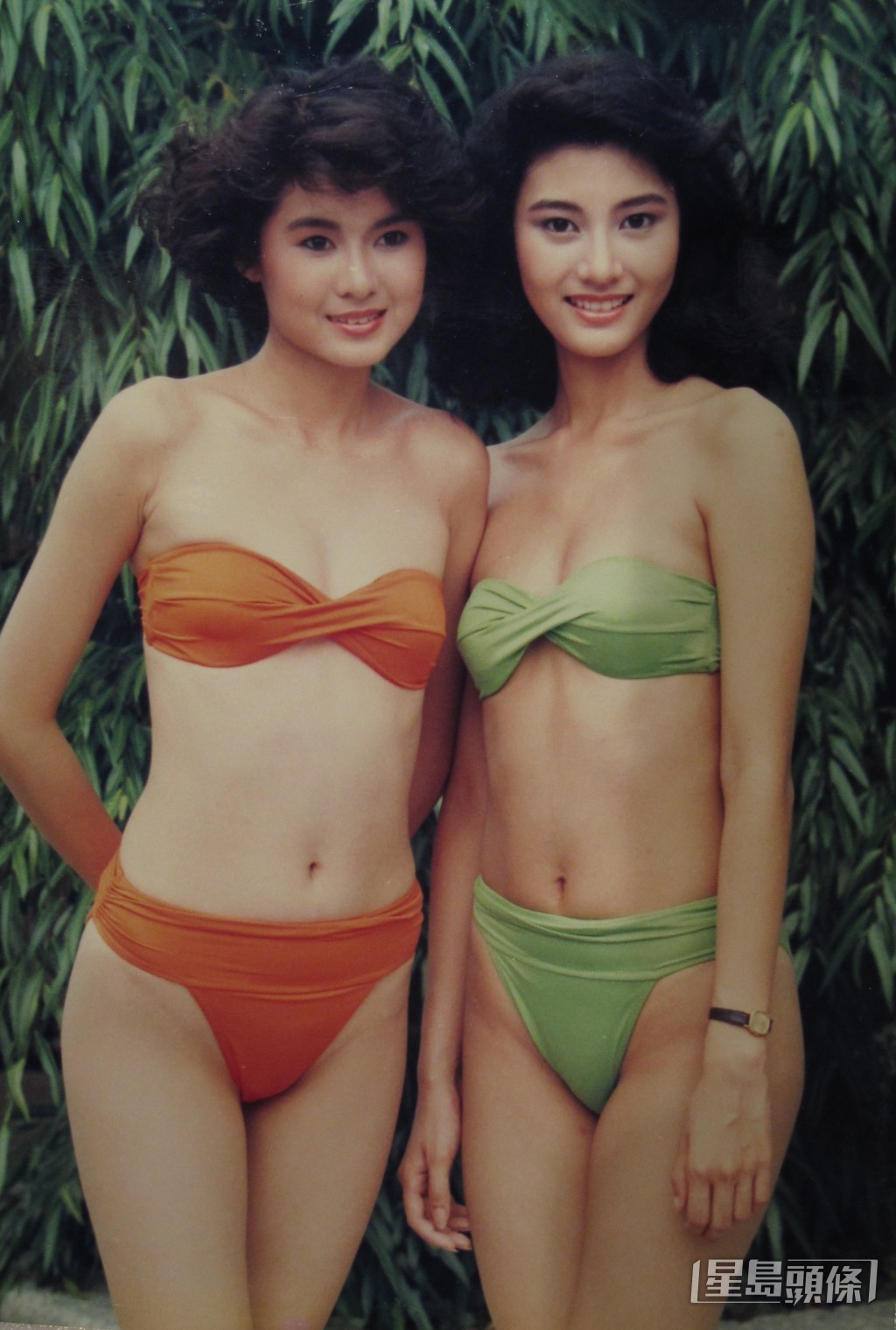 陈淑兰（左）曾在节目分享与李嘉欣昔日参选港姐时的三点式泳照。