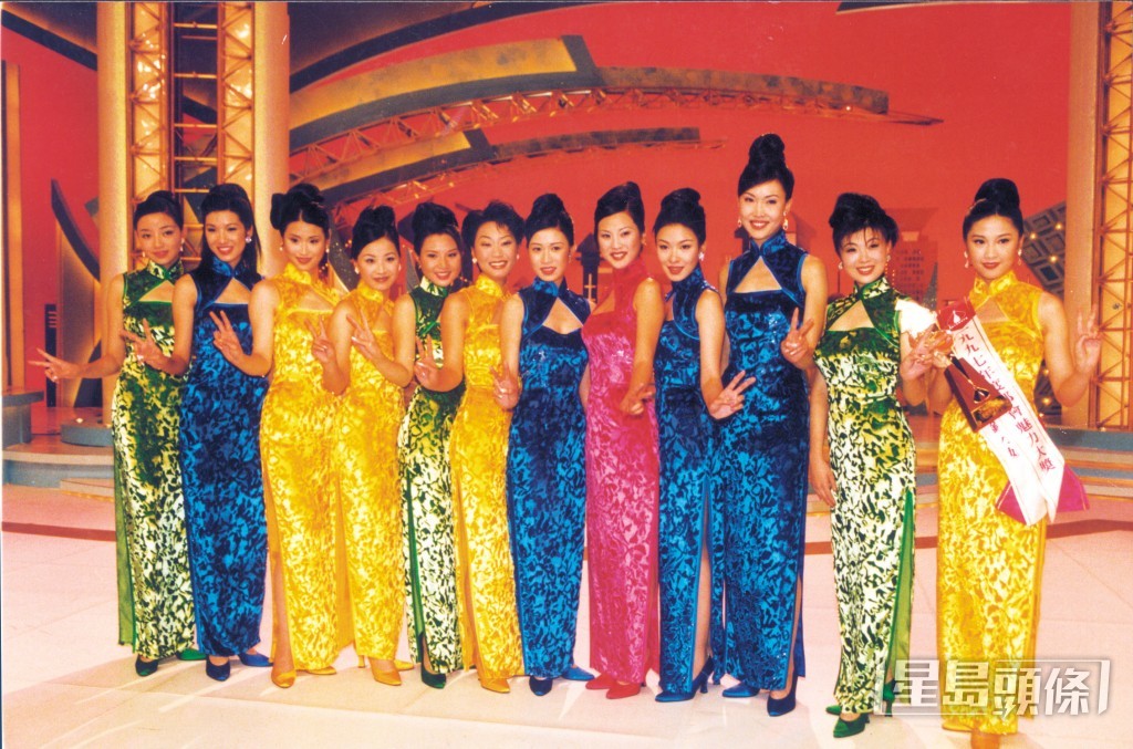 佘詩曼（右六）1997年參加香港小姐出道，入行即受TVB力捧，即使已離巢仍被視為電視界一姐。
