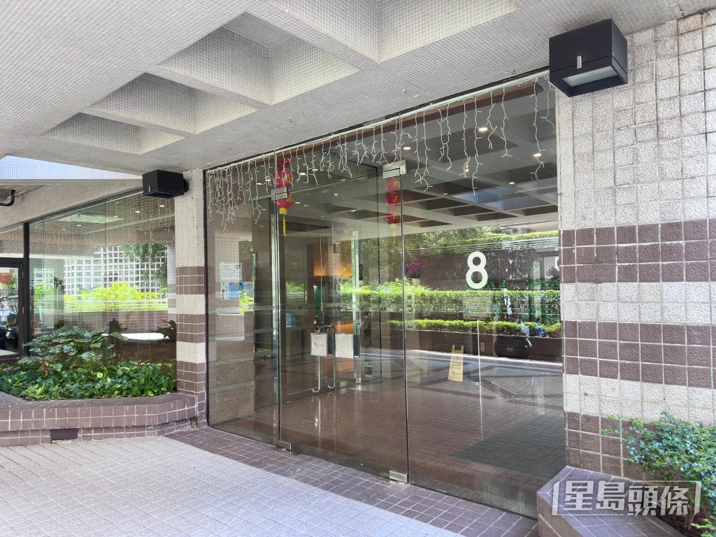 藍田匯景花園8座一單位18歲青年上吊尋死。梁國峰攝