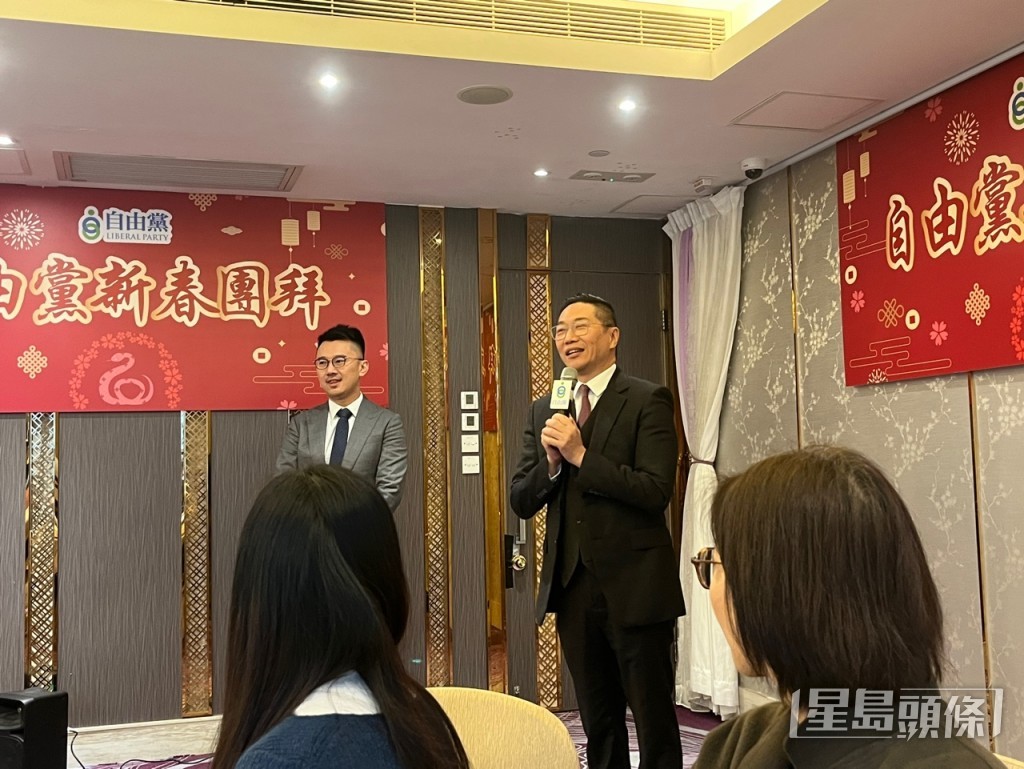 邵家輝表示，社會關注香港經濟狀況，期望政府加大開源，並認真面對節流。林彥汛攝