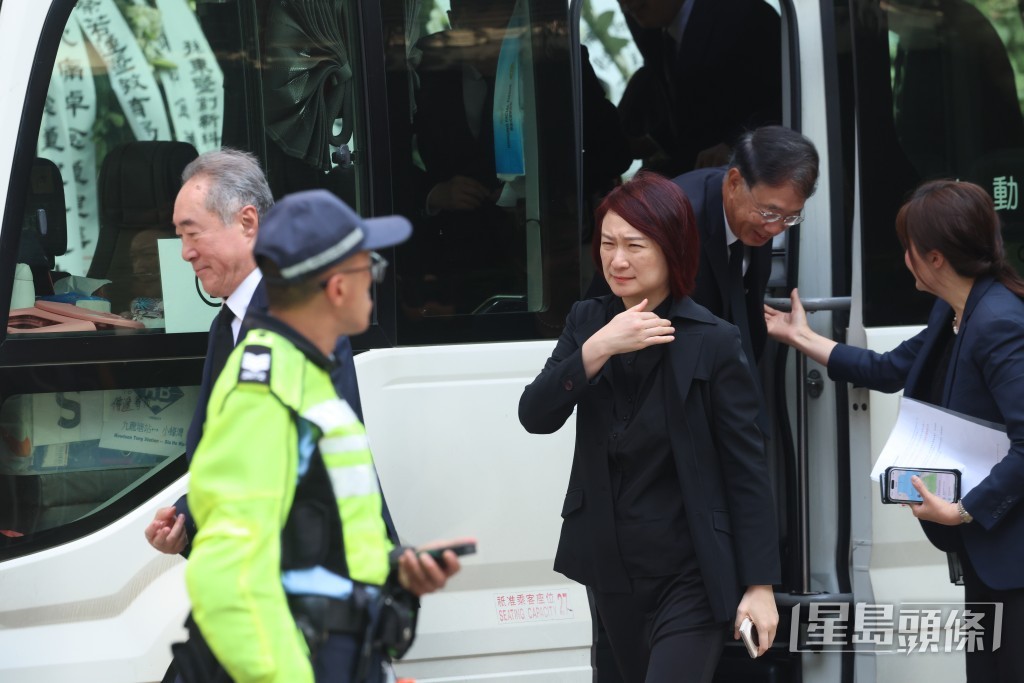立法会主席李慧琼抵达。 立法会主席李慧琼抵达。