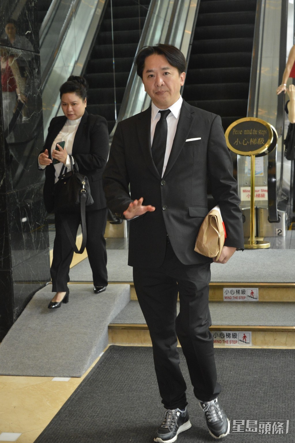 鄧兆尊曾與媽媽爭家產。