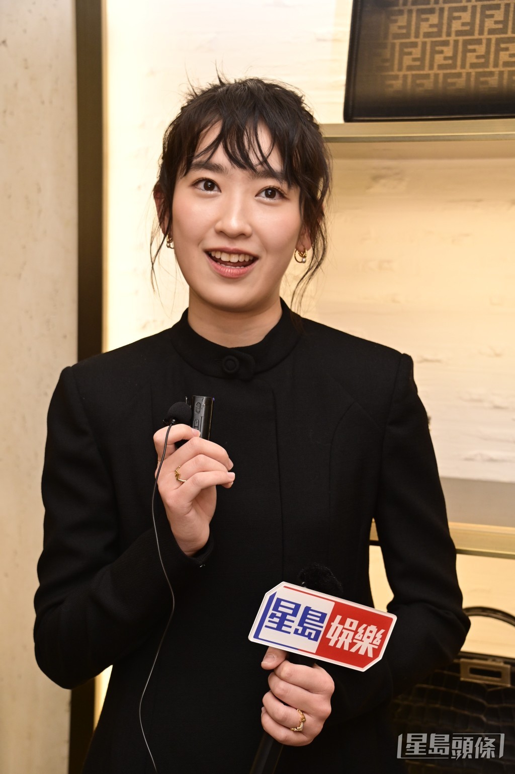 林愷鈴又指對方父母也是圈內人,讚對方仍表現出個人專長。 林愷鈴又指對方父母也是圈內人,讚對方仍表現出個人專長。
