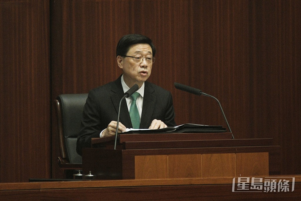 李家超出席施政報告答問會。（陳浩元攝）