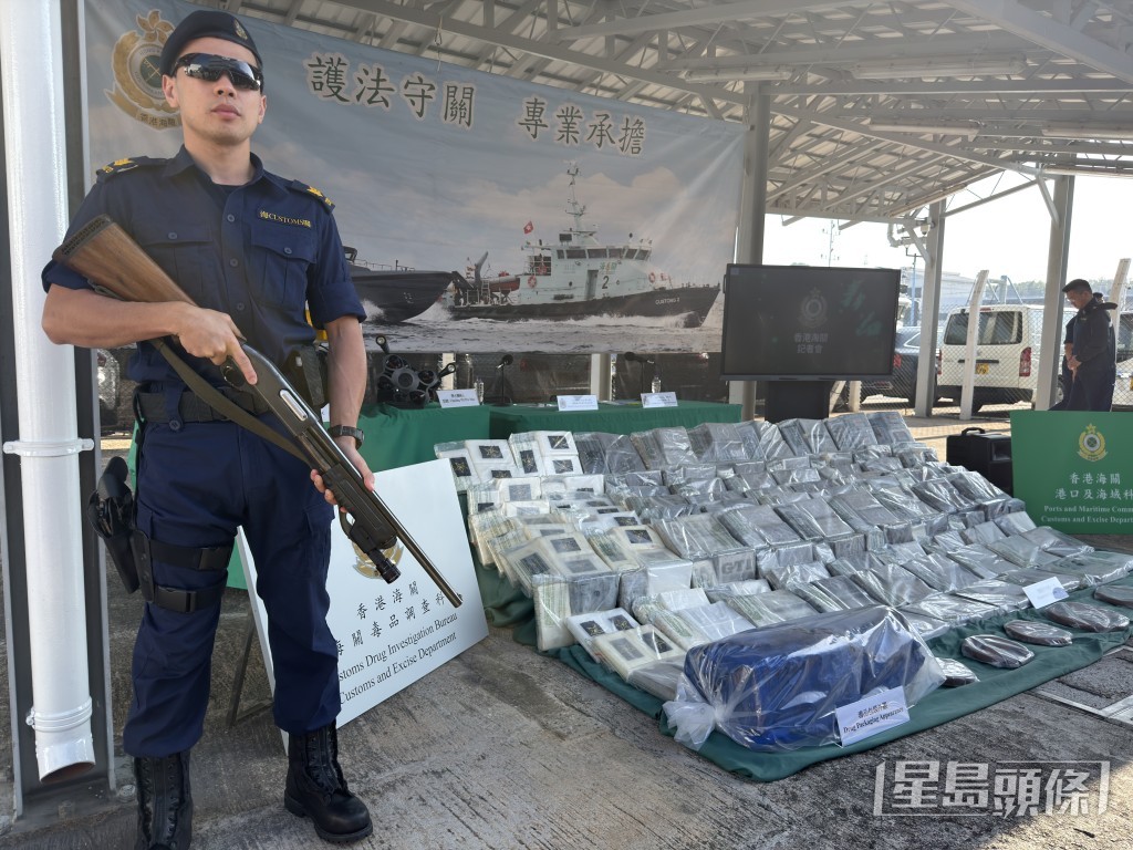 海關首次偵破利用遠洋船船底吸水口藏毒案件。梁國峰攝 海關首次偵破利用遠洋船船底吸水口藏毒案件。梁國峰攝