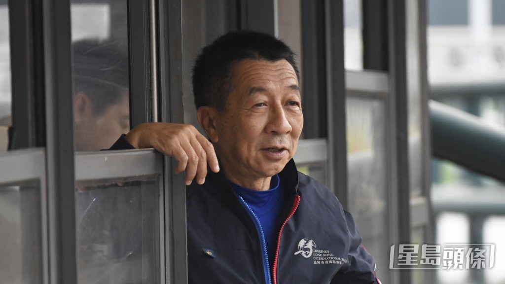 今朝「英雄豪邁」出試徐雨石跟出跟入，甚至落埋手拖馬。