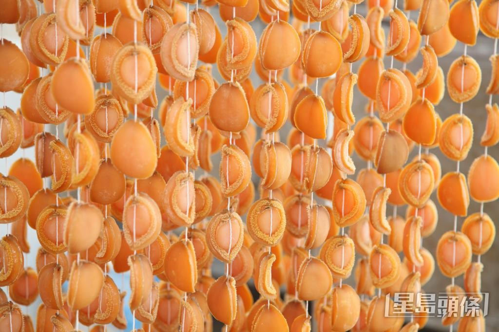 有研究指,溏心乾鮑含有兩種抑制癌細胞的元素,概括稱為「鮑靈」。 有研究指,溏心乾鮑含有兩種抑制癌細胞的元素,概括稱為「鮑靈」。