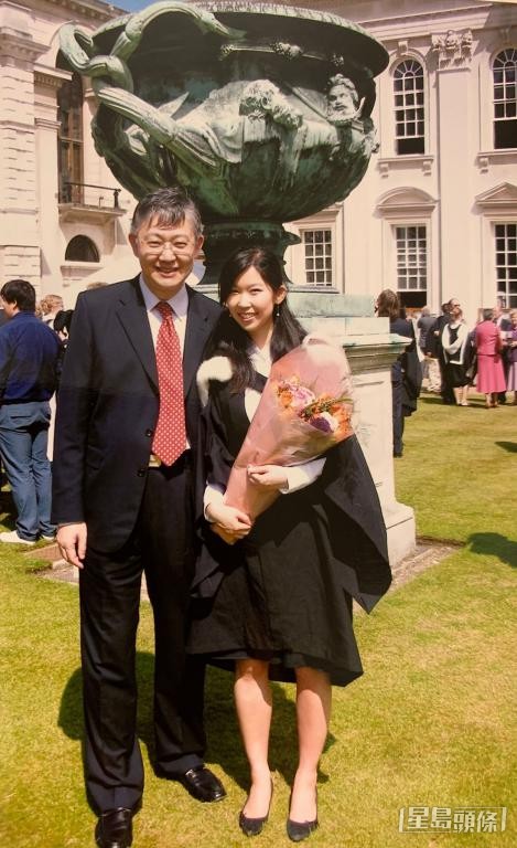 施永青出席施慧勤的大學畢業禮。 受訪者提供 施永青出席施慧勤的大學畢業禮。 受訪者提供