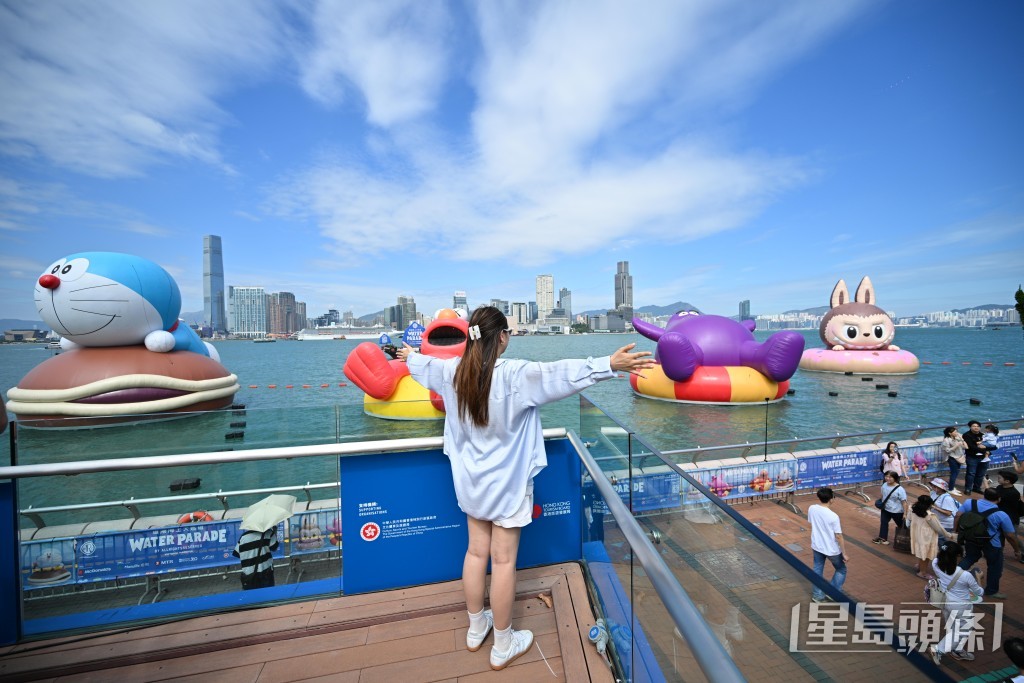 四大世界級人氣角色 巨型海上充氣雕塑正式亮相,任市民打卡。 四大世界級人氣角色 巨型海上充氣雕塑正式亮相,任市民打卡。