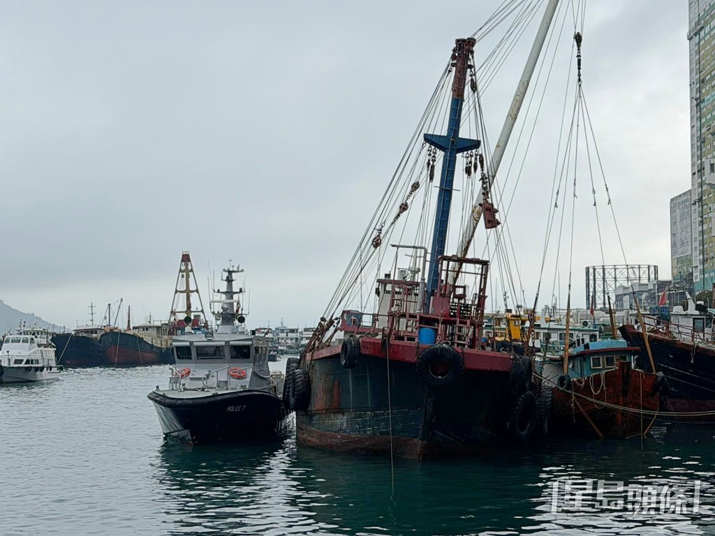 事發位置為藍色船隻。 事發位置為藍色船隻。