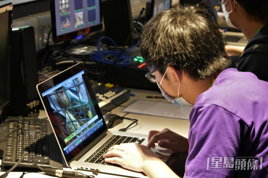 「多媒體故事」課程學員將專題研習內容拍成短片,從中學習剪接技巧。 「多媒體故事」課程學員將專題研習內容拍成短片,從中學習剪接技巧。