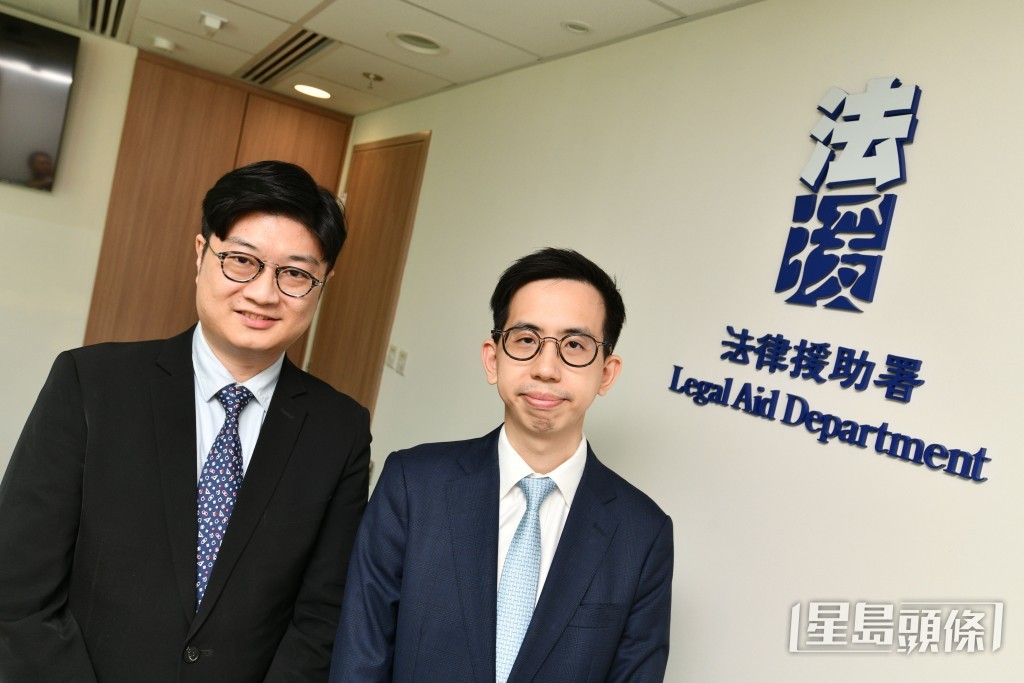 法律援助署律師訪問：法律援助律師容浩翔（左）及黎凱豪（右）。（盧江球攝）