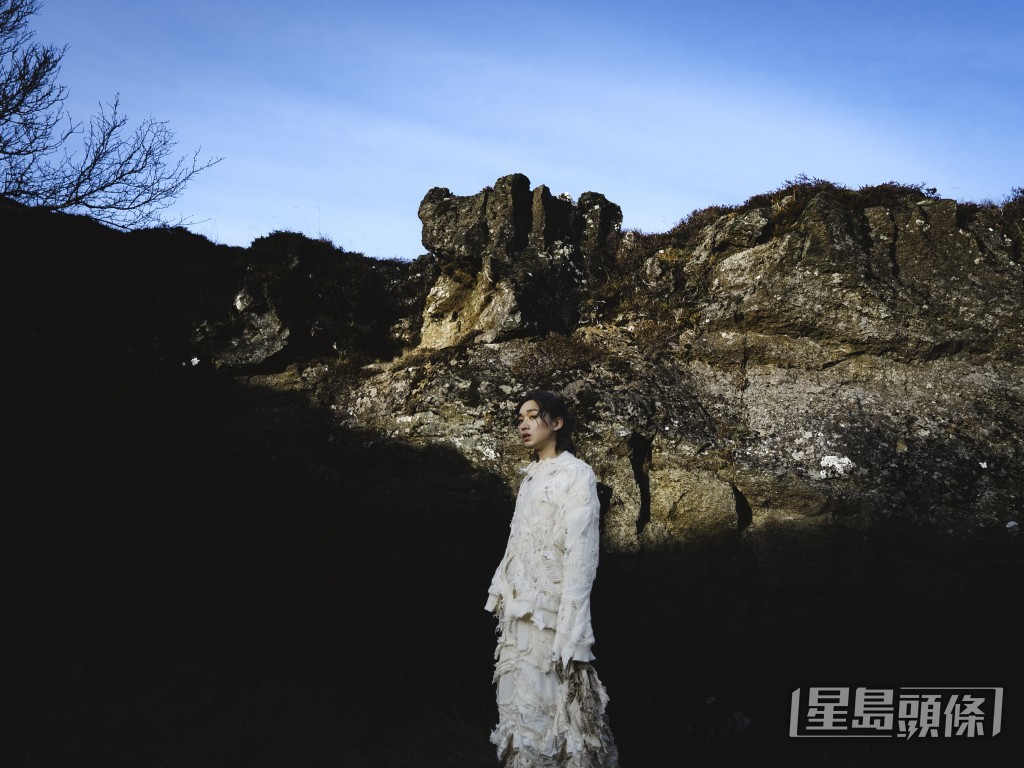 團隊走訪冰湖、山洞及公路等多個絕美自然場景。