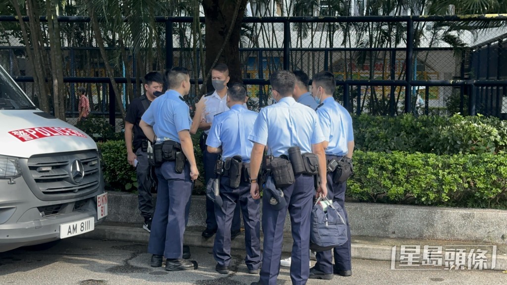 警員到場調查。 警員到場調查。