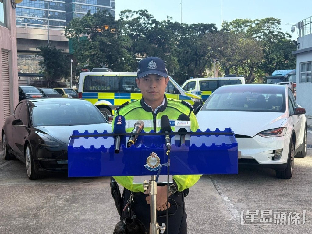 東九龍總區交通部執行及管制組突遣隊督察潘俊豪講述案情。 東九龍總區交通部執行及管制組突遣隊督察潘俊豪講述案情。