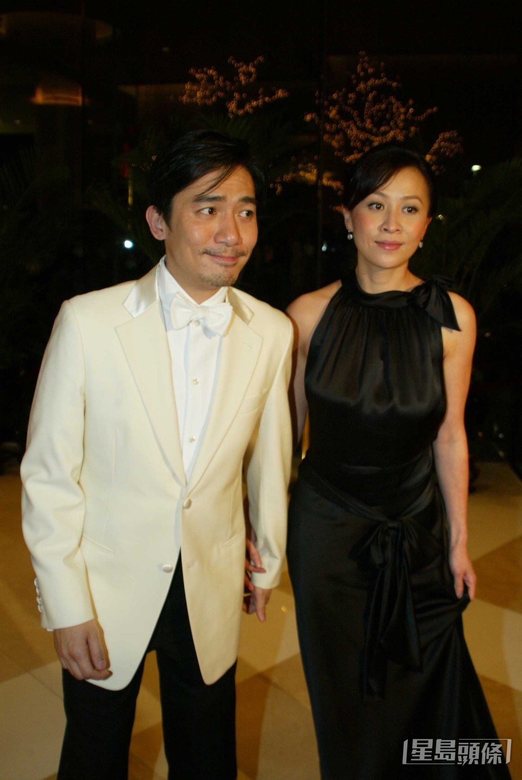 劉嘉玲曾與多位富商傳緋聞，而梁朝偉也曾傳戀上張曼玉、周迅等女星。