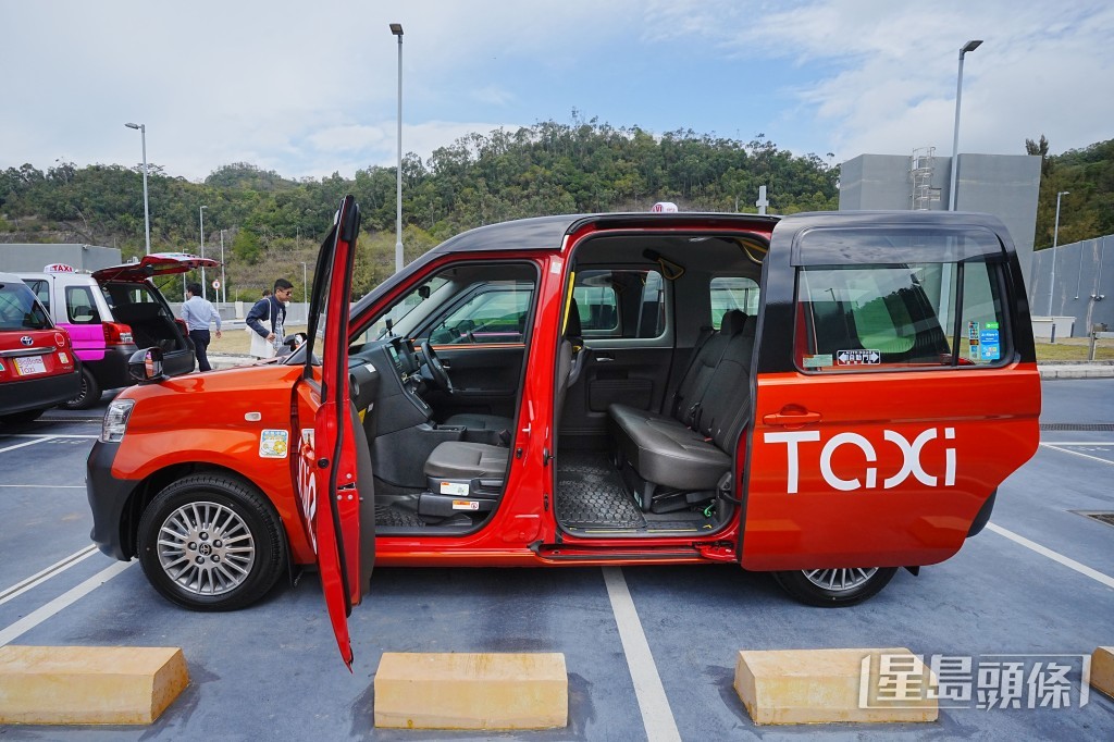 JOIE樂行車隊的士。汪旭峰攝 JOIE樂行車隊的士。汪旭峰攝