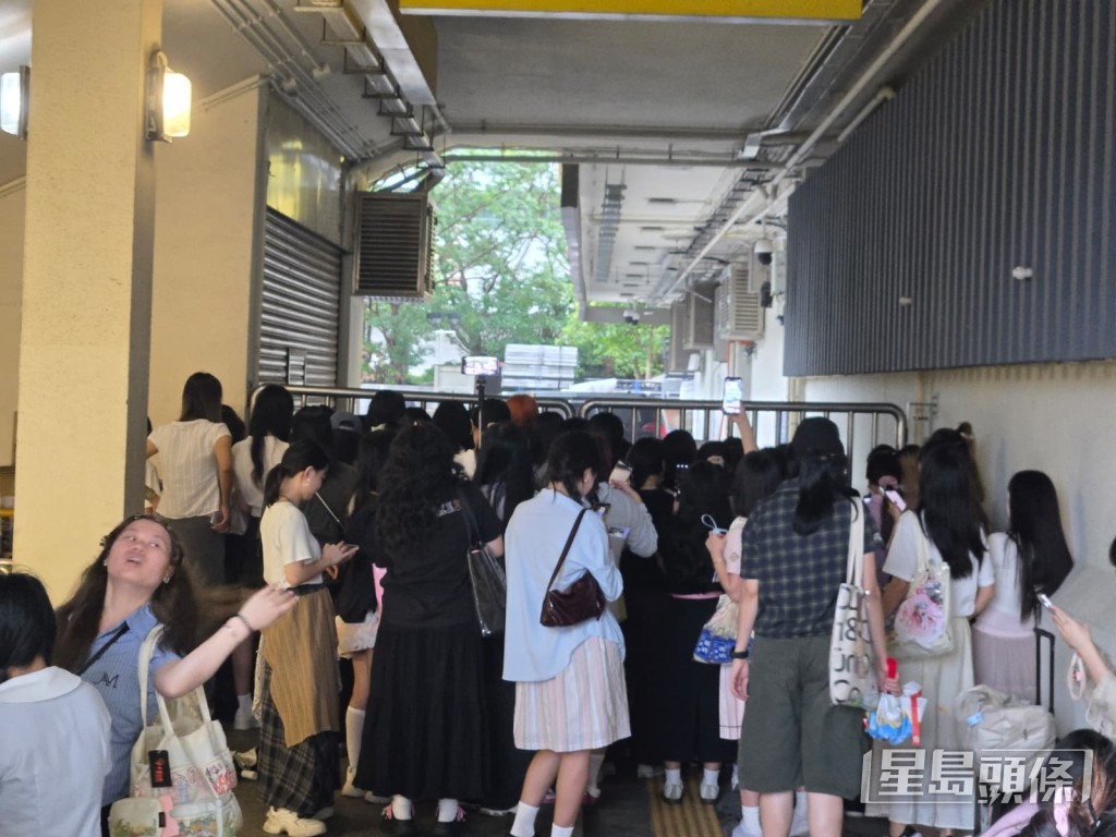 真係人山人海。 真係人山人海。