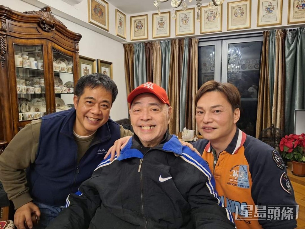 大時大節都陪住張偉文。 大時大節都陪住張偉文。