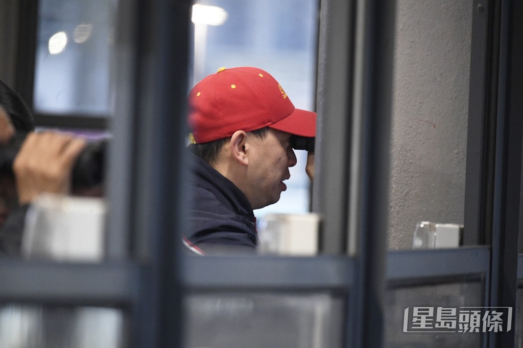 「光年程祥」今朝出試巫偉傑跟到實，擺明車馬出擊。