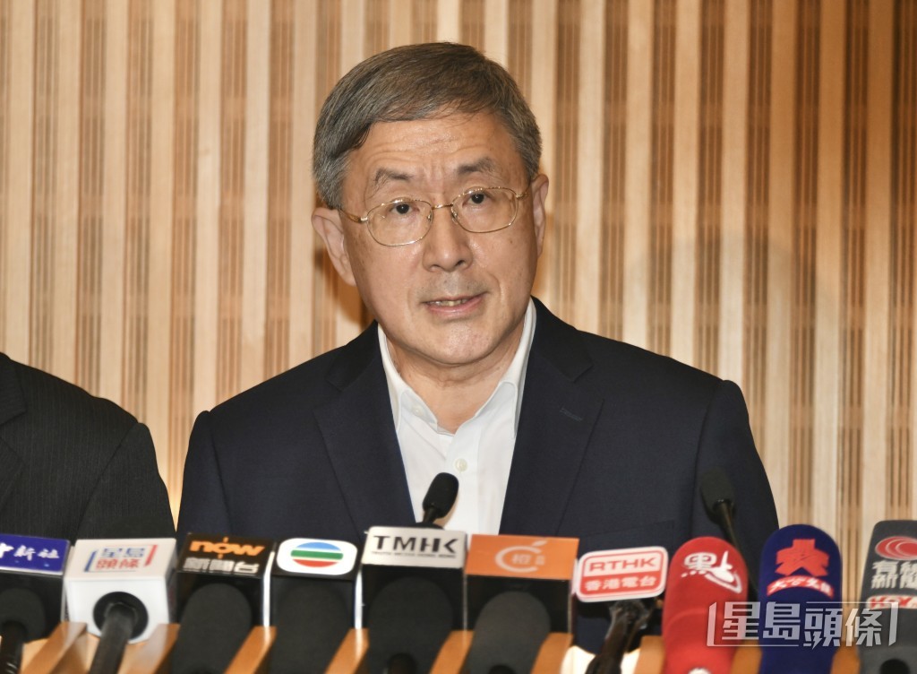 卓永興表示,會向受影響的業主發放每年15萬元的租金補助,及一次性的5萬元的搬遷補助。 卓永興表示,會向受影響的業主發放每年15萬元的租金補助,及一次性的5萬元的搬遷補助。