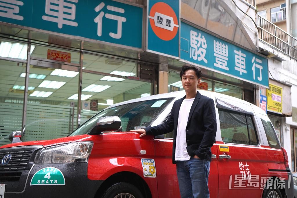 香港的士小巴商總會發言人翁國豪指,部分司機靠手機應用程式「接單」,但安全為業界首要考量。 香港的士小巴商總會發言人翁國豪指,部分司機靠手機應用程式「接單」,但安全為業界首要考量。