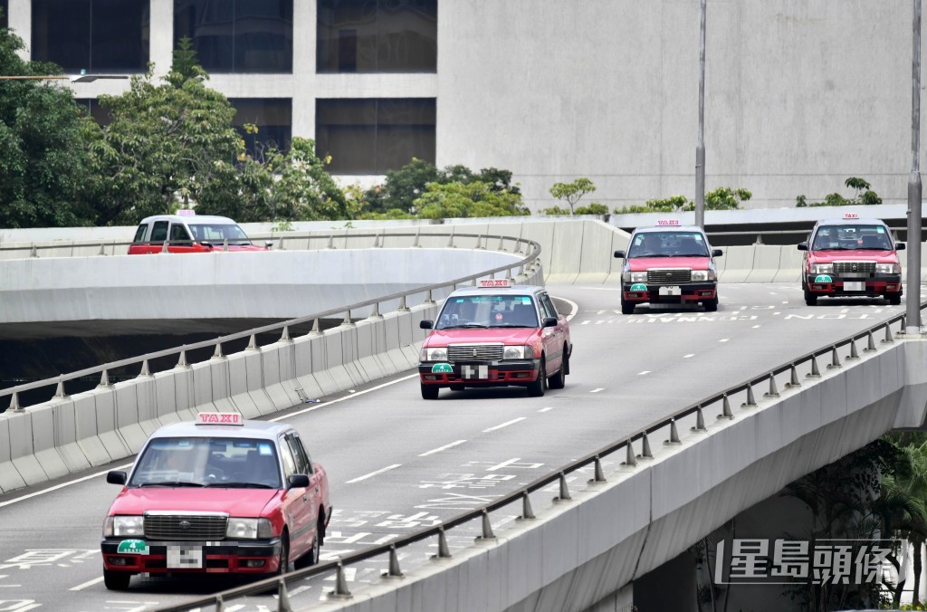 網約車服務規管相關附屬法例2027年8月22日全面生效。 網約車服務規管相關附屬法例2027年8月22日全面生效。