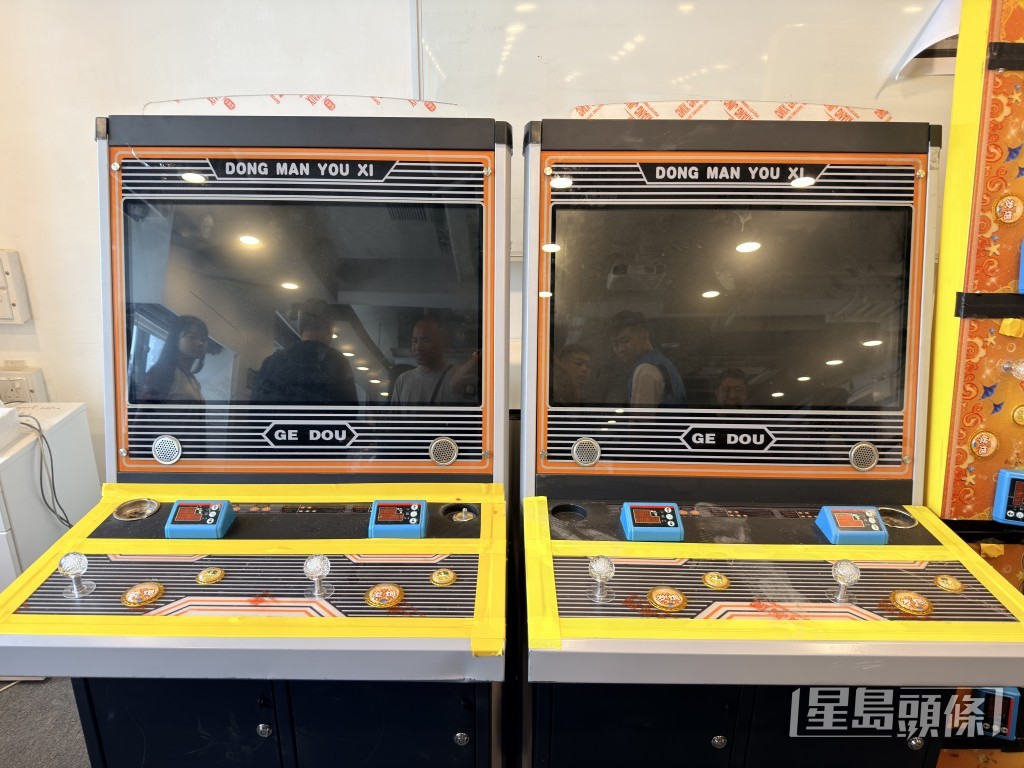 行動中檢獲的釣魚機。 行動中檢獲的釣魚機。