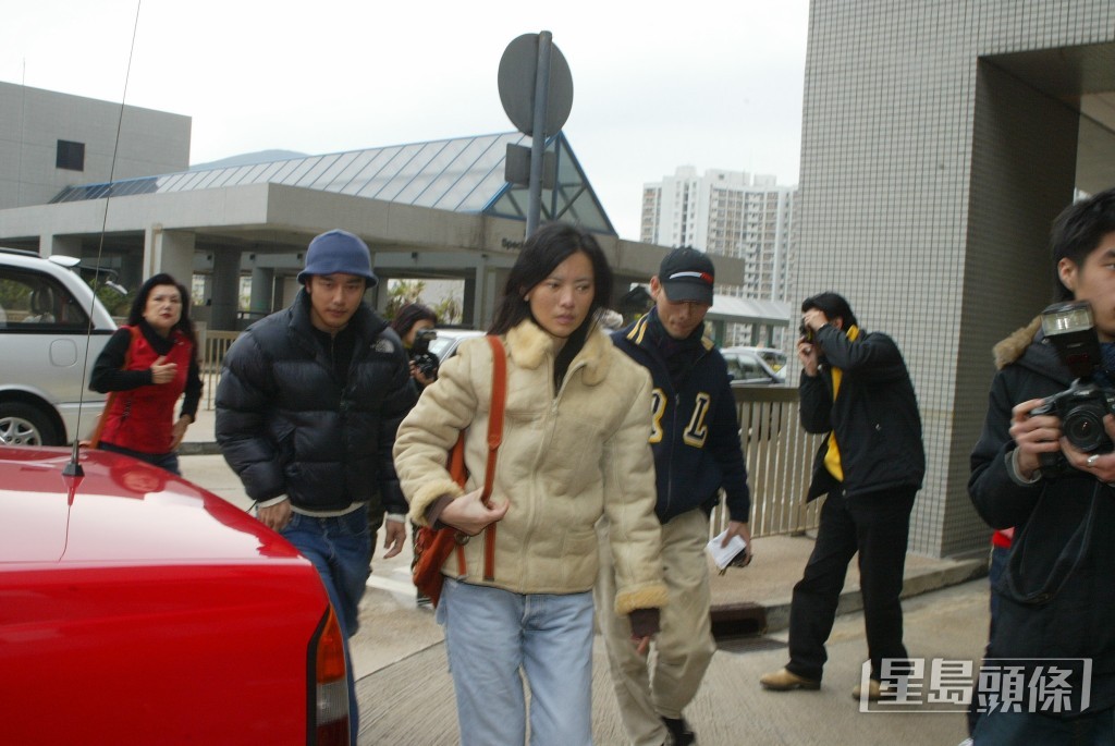 李琳琳指當時為免外界、傳媒或市民騷擾藍潔瑛,因此一直保持低調。 李琳琳指當時為免外界、傳媒或市民騷擾藍潔瑛,因此一直保持低調。