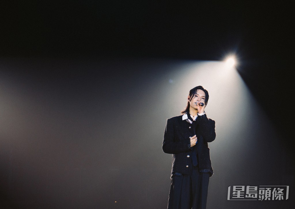 演出《黑蛇傳》。 演出《黑蛇傳》。
