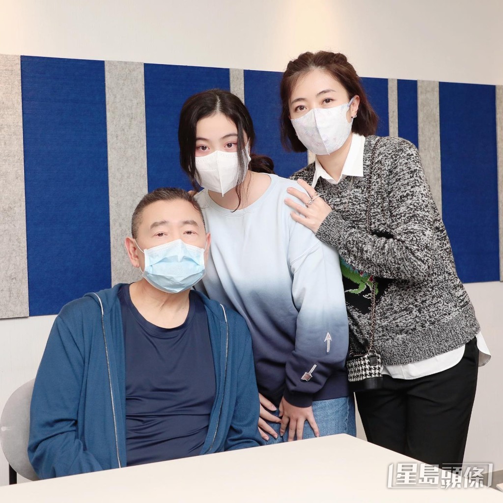 大劉與太太甘比育有兩女一子。 大劉與太太甘比育有兩女一子。
