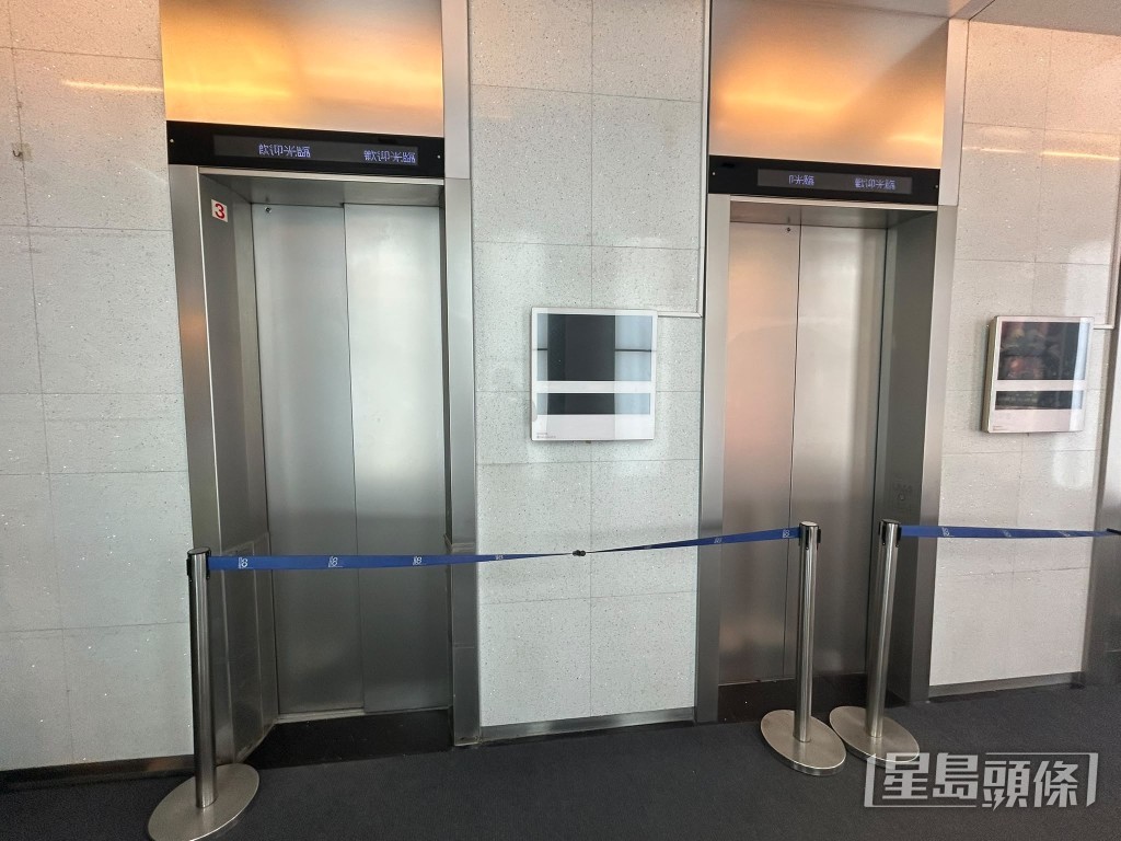 大廈3部升降機連續一星期停運,場內餐廳營運慘淡。 大廈3部升降機連續一星期停運,場內餐廳營運慘淡。