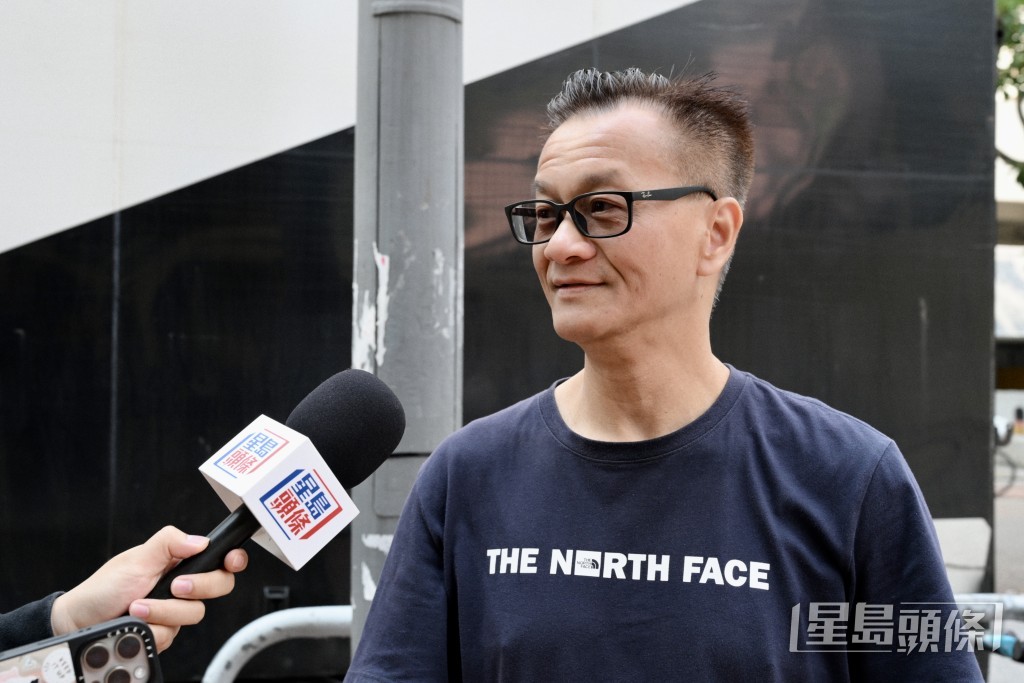 宋先生估計剩下的維修費用「應該不夠埋尾」,除了支付拆網費用,日後可能要再找其他工程公司,完成剩餘的工程。 宋先生估計剩下的維修費用「應該不夠埋尾」,除了支付拆網費用,日後可能要再找其他工程公司,完成剩餘的工程。