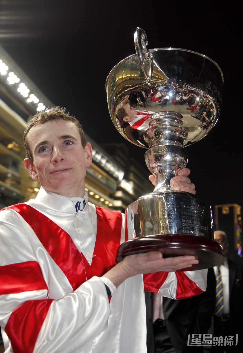 莫雅慶祝奪得2010年浪琴國際騎師錦標賽冠軍。