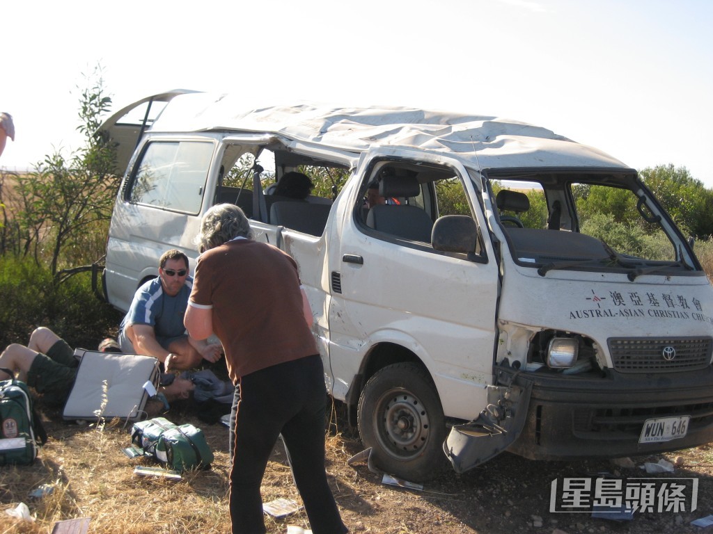 梁藝齢2006年拍攝基督教節目時，發生嚴重車禍。