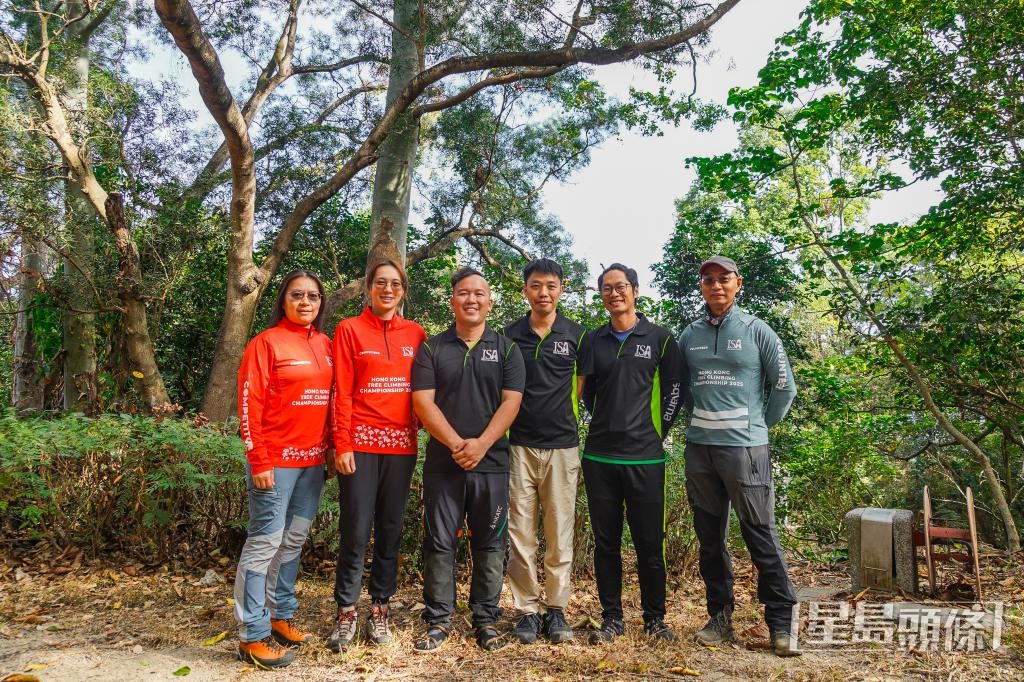 国际树木学会香港分部会长陈枢峘（右三）表示，该会希望推广关键攀树技能与运动。 