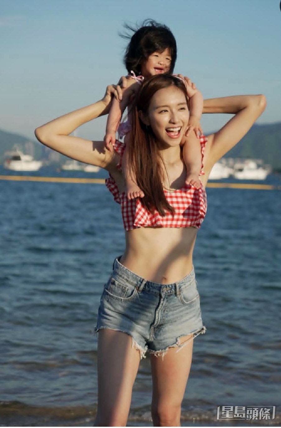 細女好多頭髮超可愛。