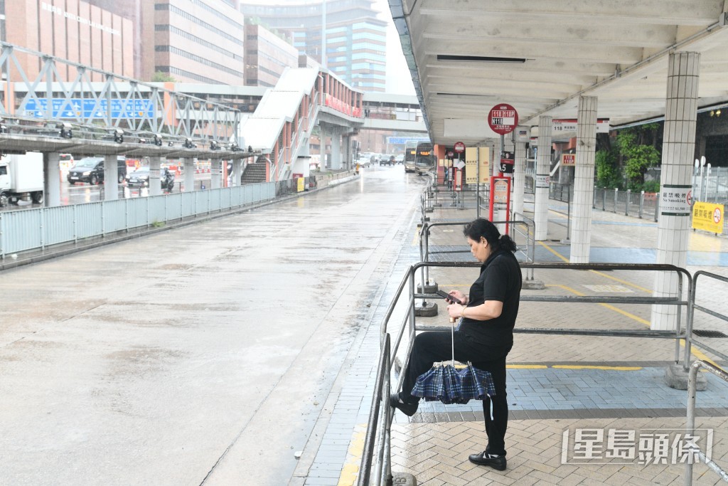 颱風「小犬」逐步遠離香港，天文台在早上11時40分改發3號風球。盧江球攝