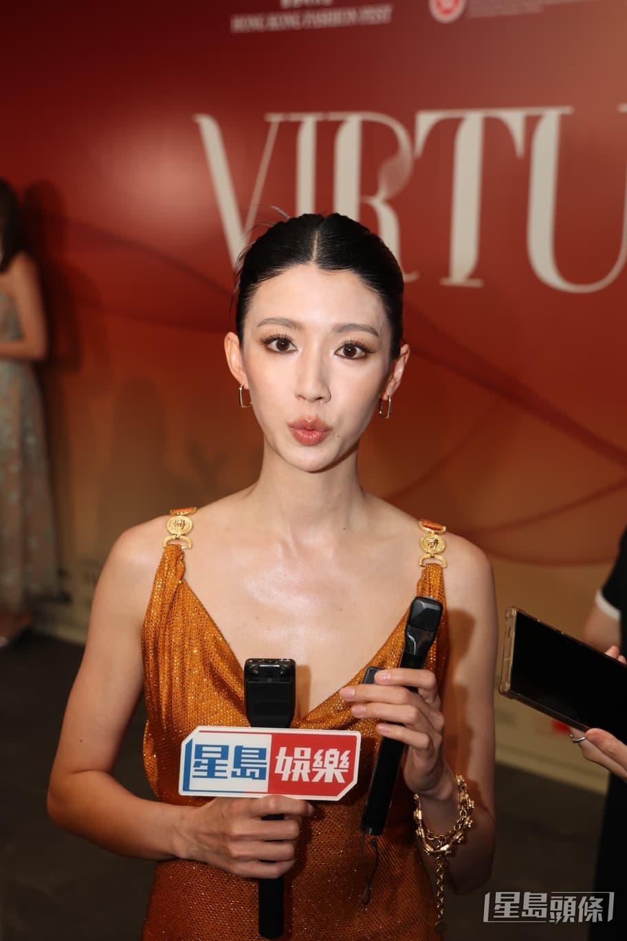 今次角色較為女性化以文戲為主。 今次角色較為女性化以文戲為主。