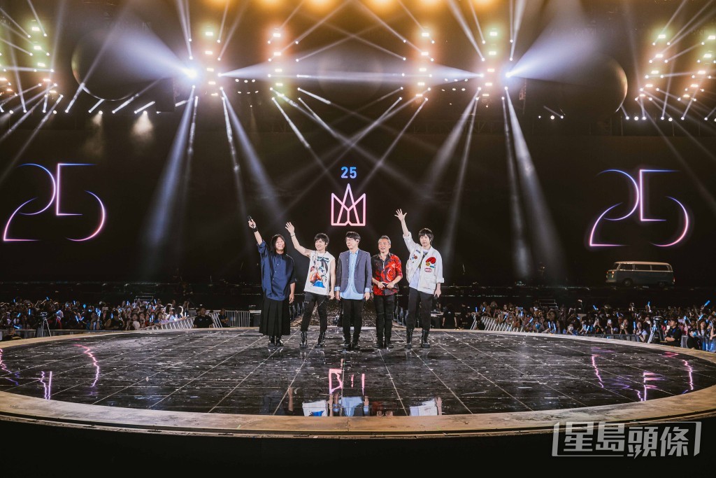 台灣天團五月天《#5525回到那一天》25周年巡迴演唱會香港站。 台灣天團五月天《#5525回到那一天》25周年巡迴演唱會香港站。