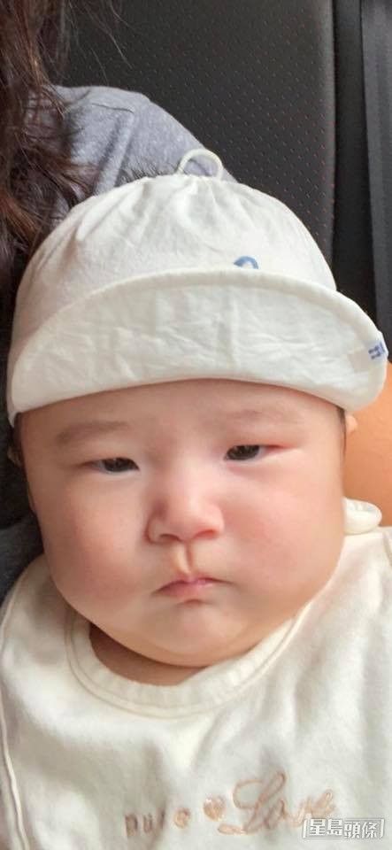 黎明愛女2018年出世，遺傳爸爸單眼皮。